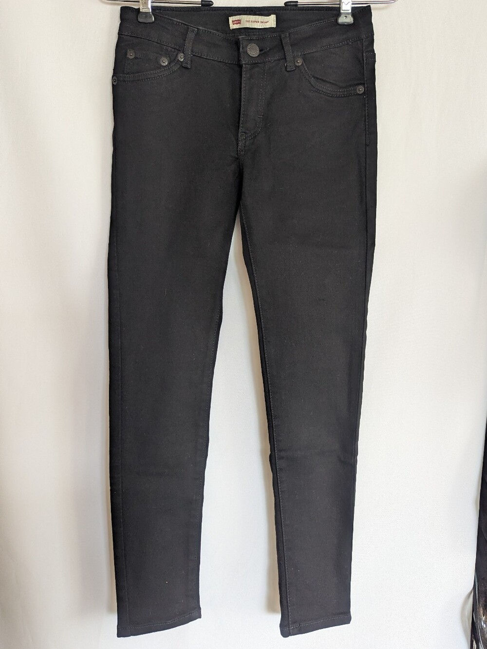 Levi's Women's 710 Super Skinny Solid Black Jeans NWOT Size 10 Small Low Rise